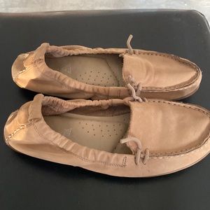 Size 9 Hush Puppie loafers